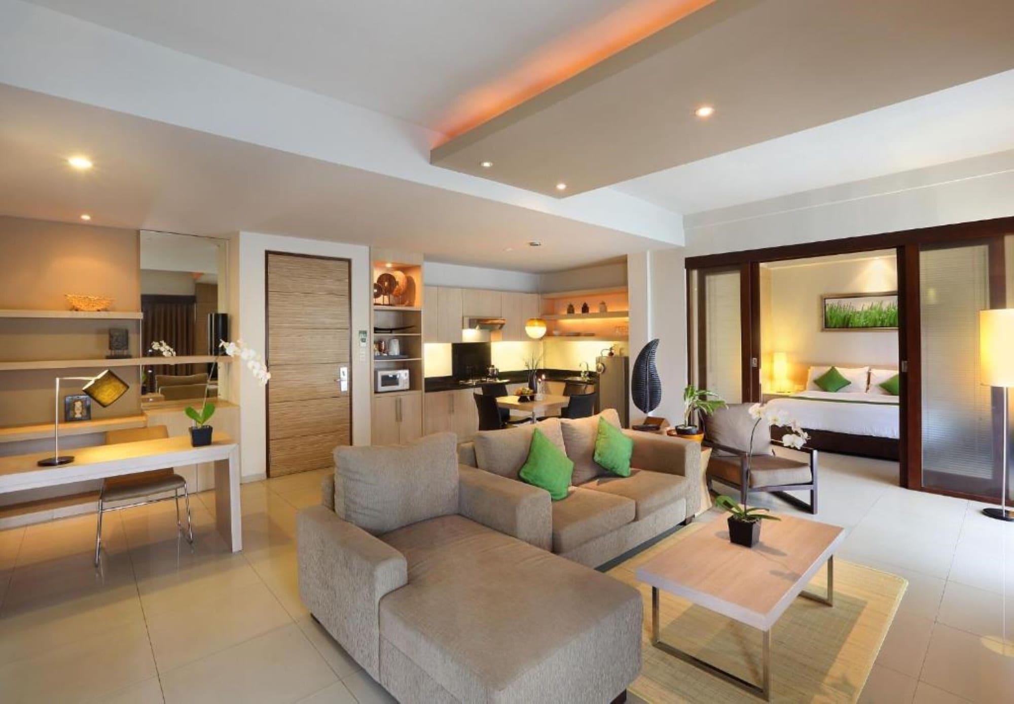 Kokonut Seminyak 4*